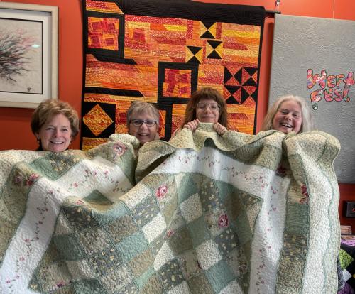 Quilt-Selfie-Karen-Susan-Carol